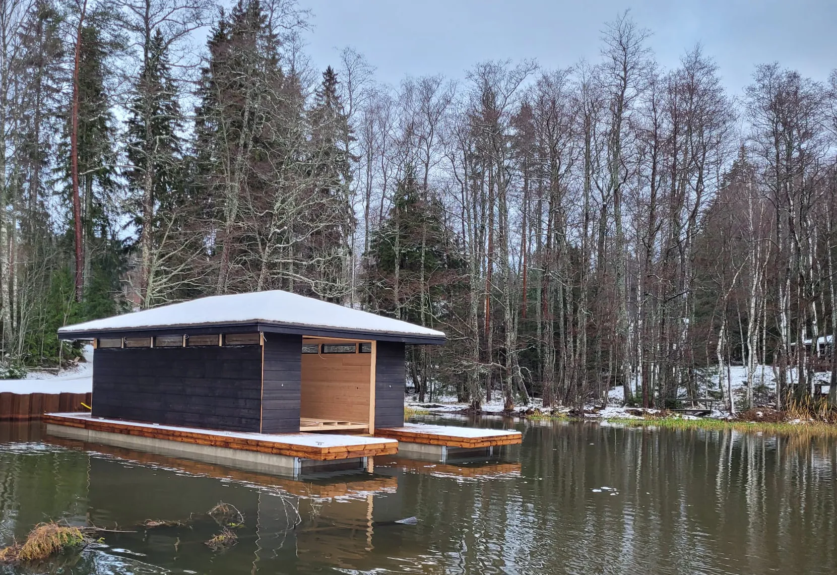 TN-Laituri kelluva venevaja, båthus TN-Bryggan